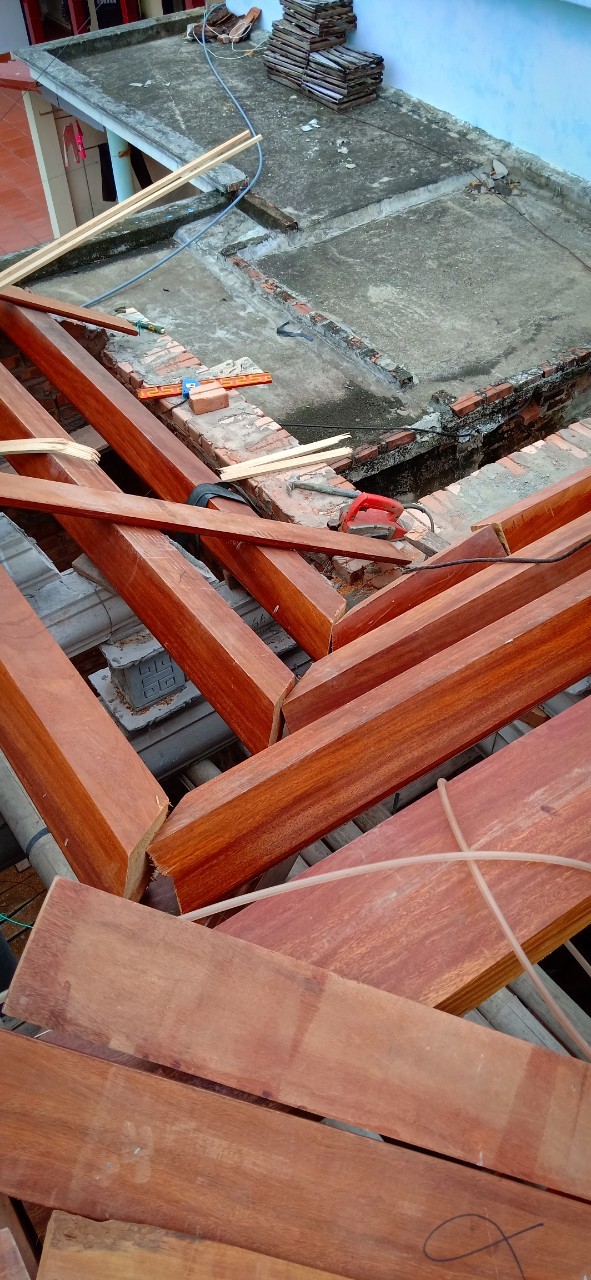 Xây dựng công trình nhà gỗ 4 gian